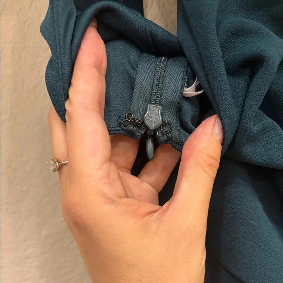 NWT Lulus So Flirty Hunter Green One-Shoulder Cutout‎ Asymmetrical Dress - Picture 8 of 10